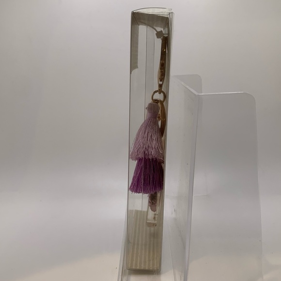 Modern Expressions Letter “H” Keychain - Picture 6 of 13